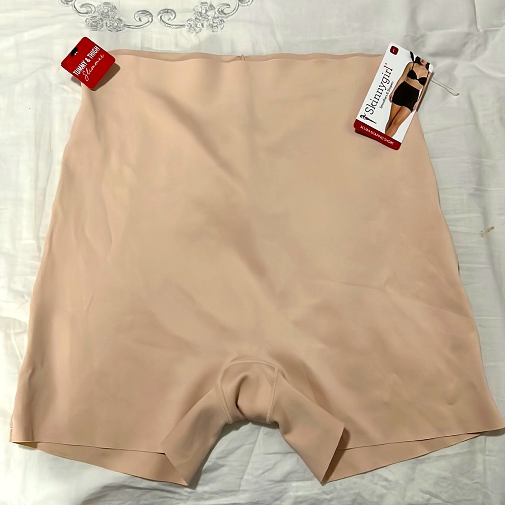 Skinny girl Scuba Shapwear Short